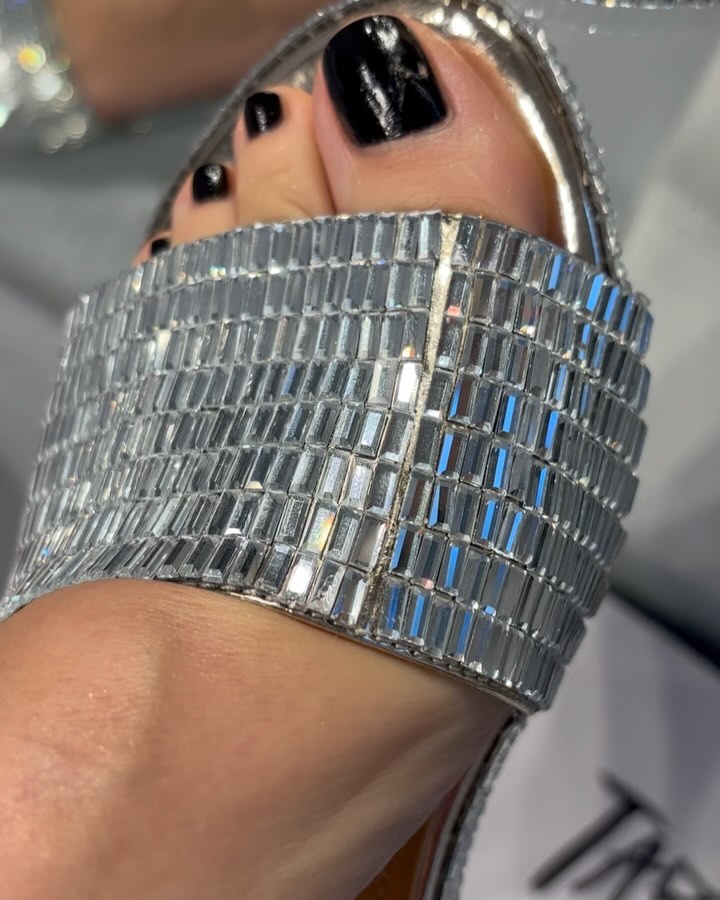 Pixelated Strap Slide – Holographic Silver Glow