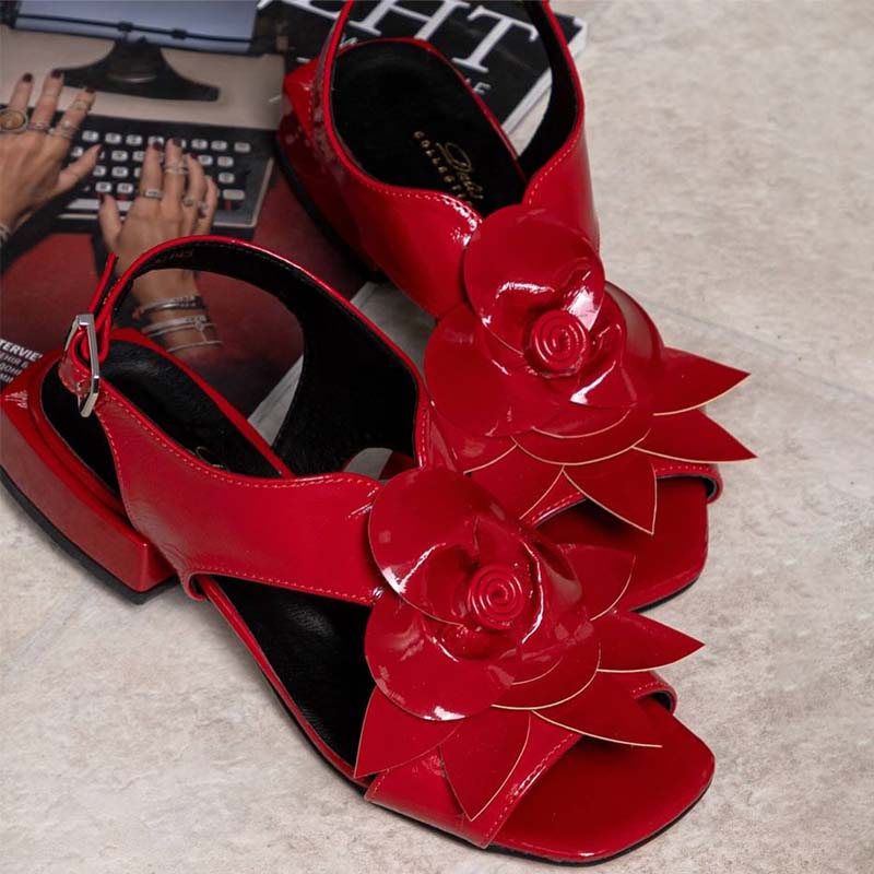 3D Flower Low-Heeled Sandals