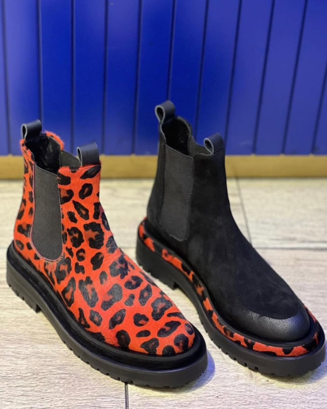 Leopard print Chelsea boots