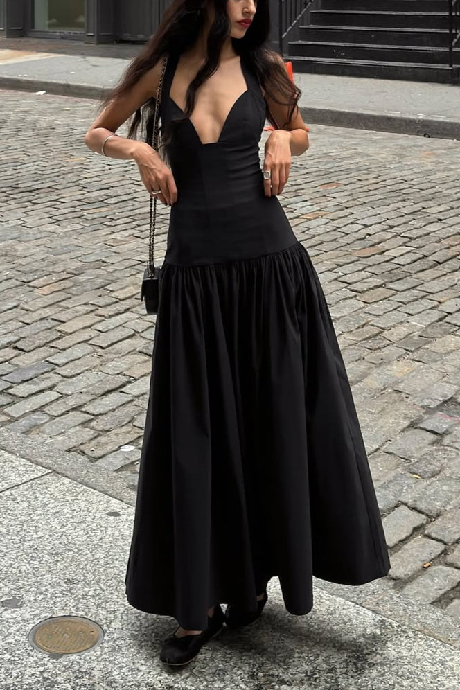Noir Gala Column – Sculpted Waist & Liquid Drape