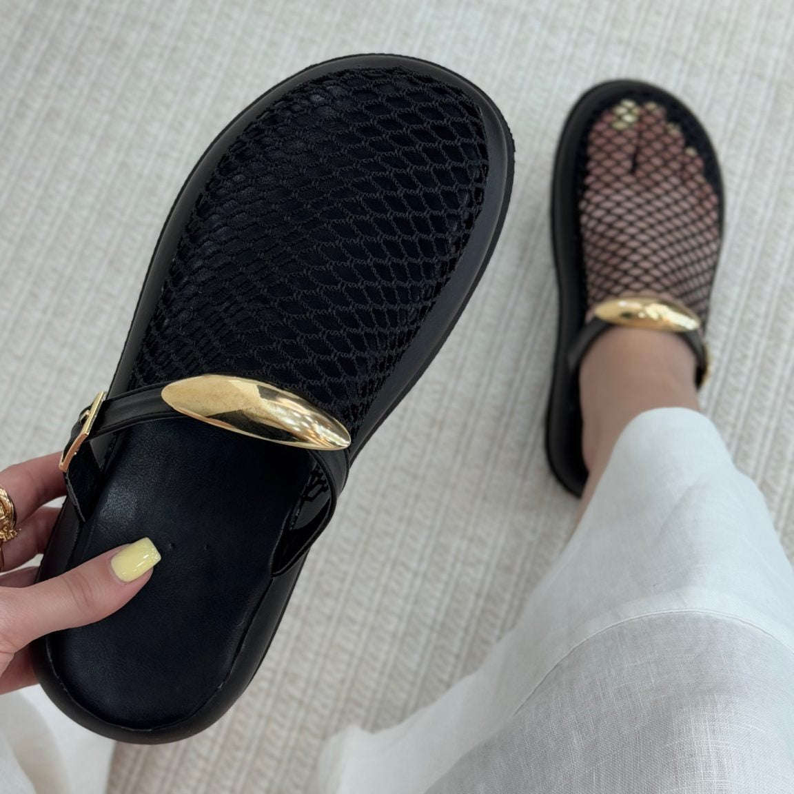Mesh - Upper Gold - Buckle Thick - Sole Slippers