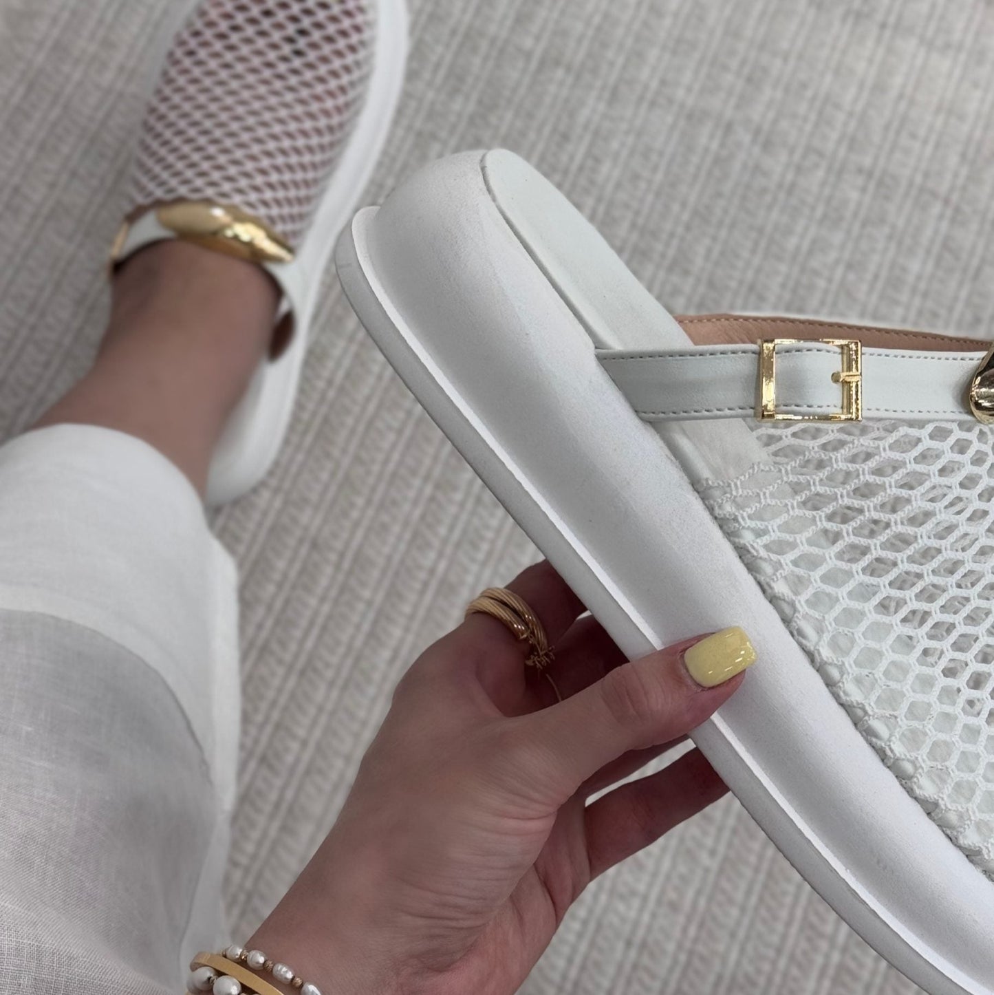 Mesh - Upper Gold - Buckle Thick - Sole Slippers