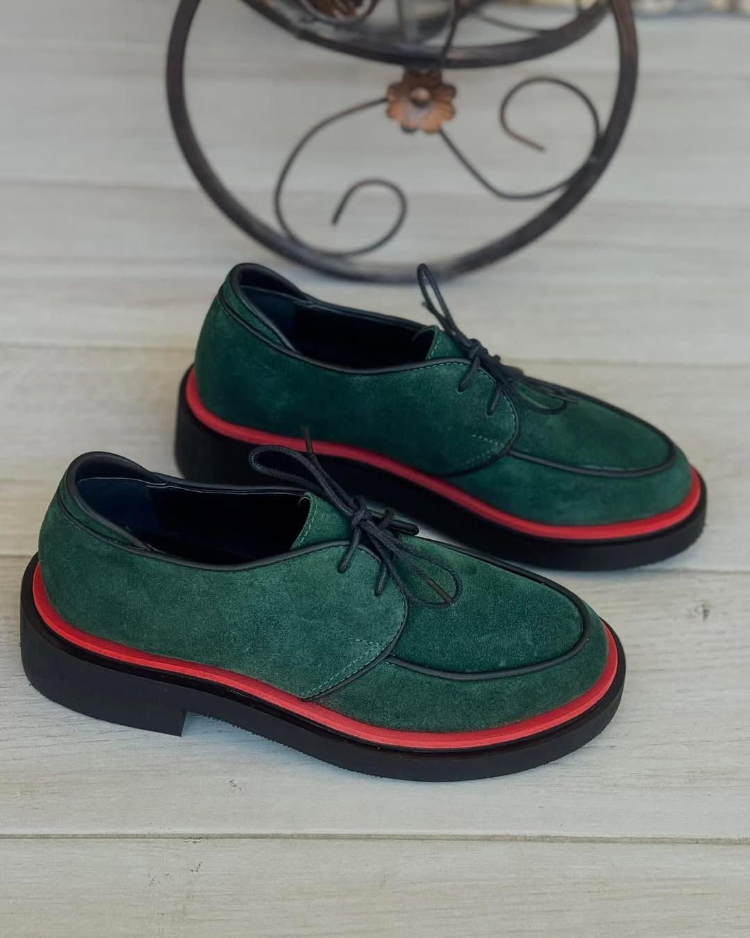 Contrast color round toe derby shoes