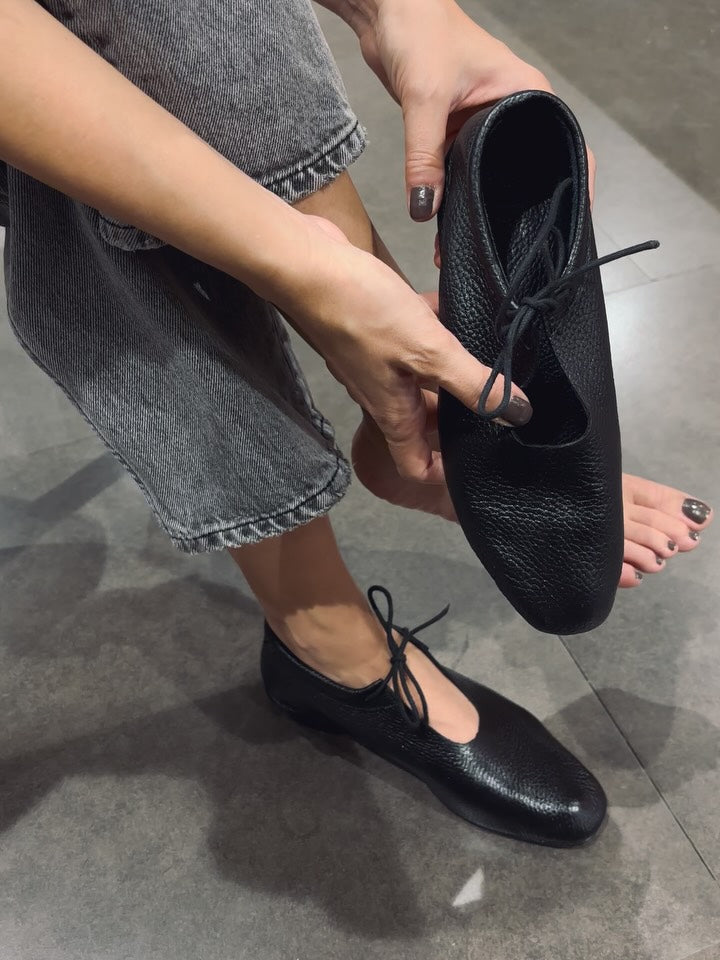 Simple Lace-up Shoes