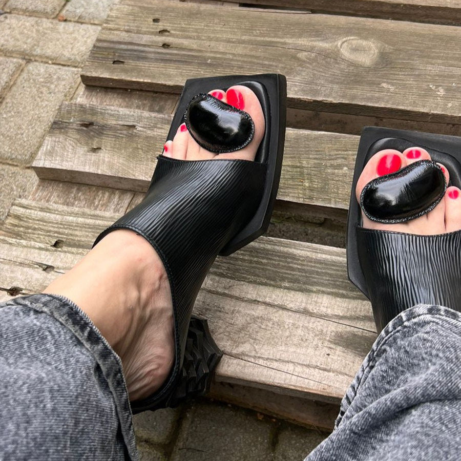 Fashion Chunky Square-toe Heels（Buy 2 Free shipping💥）