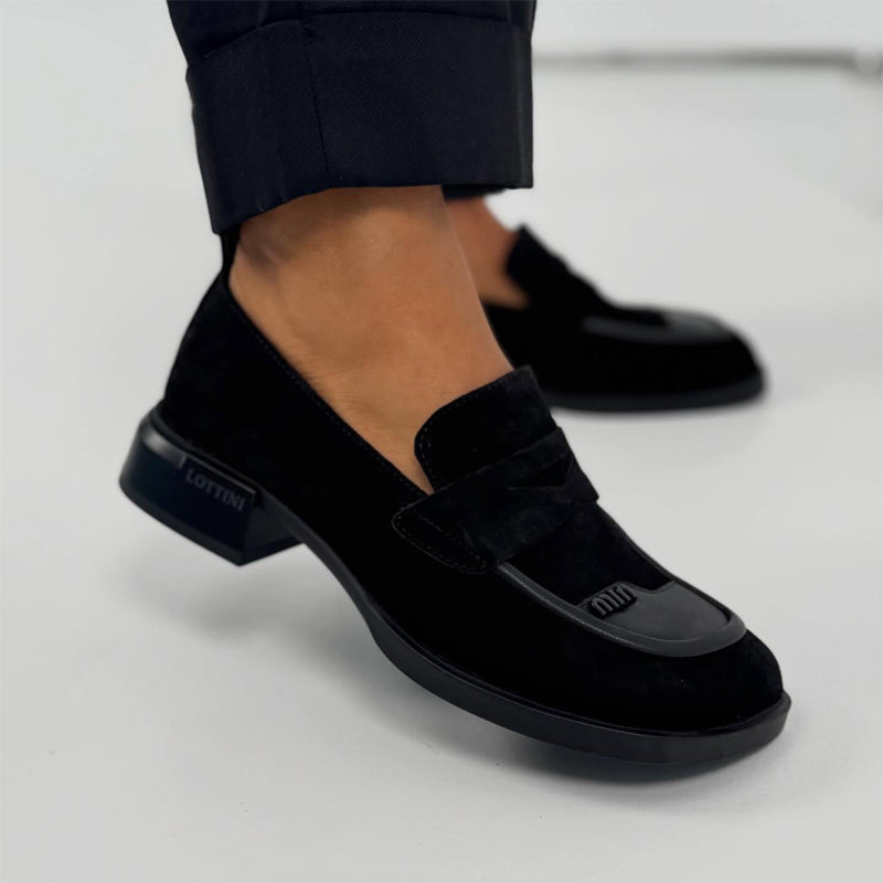 Square-toe Low-heel Loafers