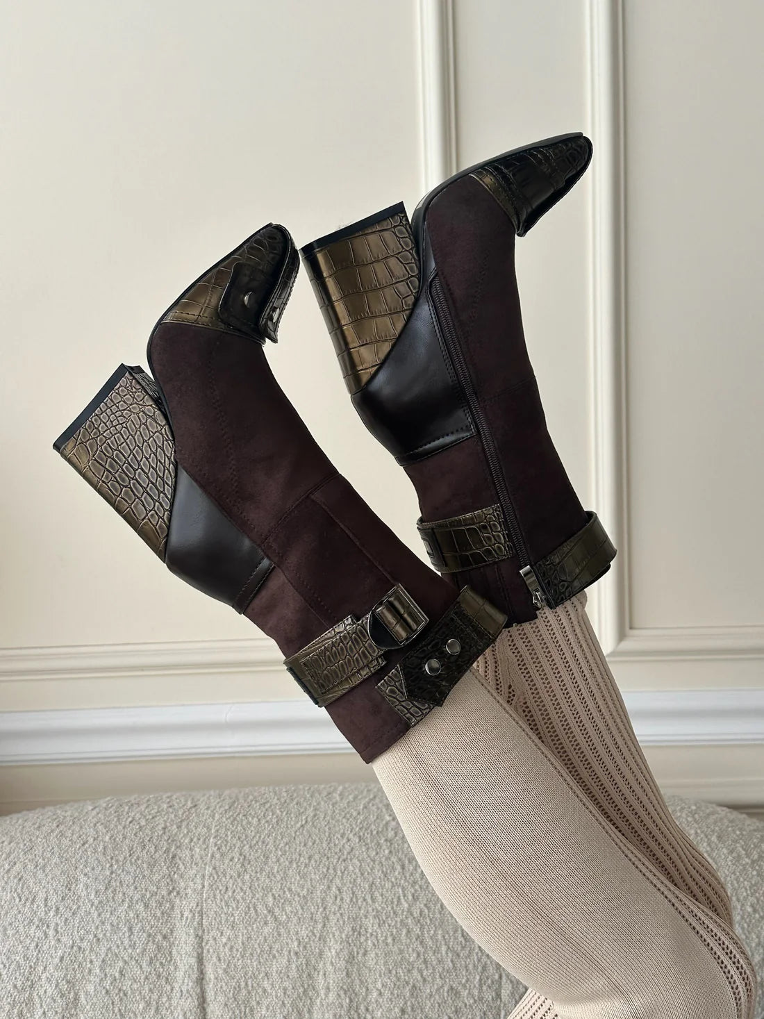 BROWN HEELED BOOTIE