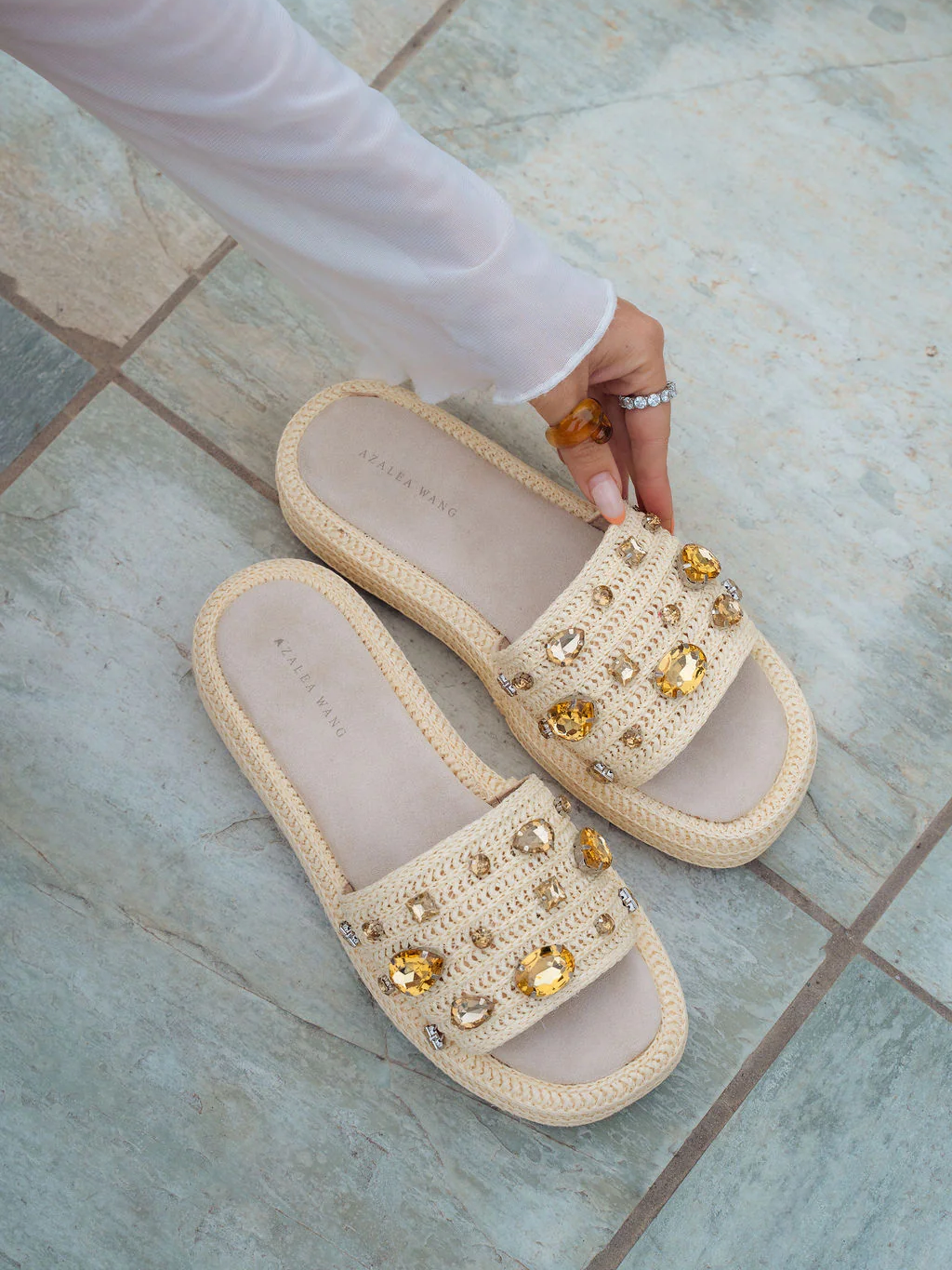 TAN FLATFORM SANDAL