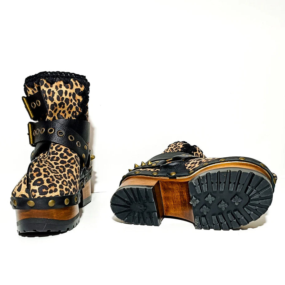（Free shipping💥 for a limited time）Leopard - Print Studded Buckle - Strap Platform Clog Boots